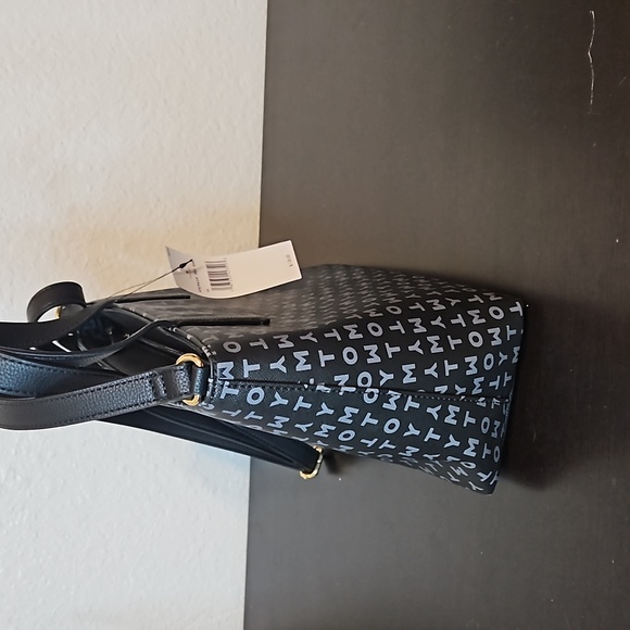 Tommy Hilfigure purse - Picture 6 of 10